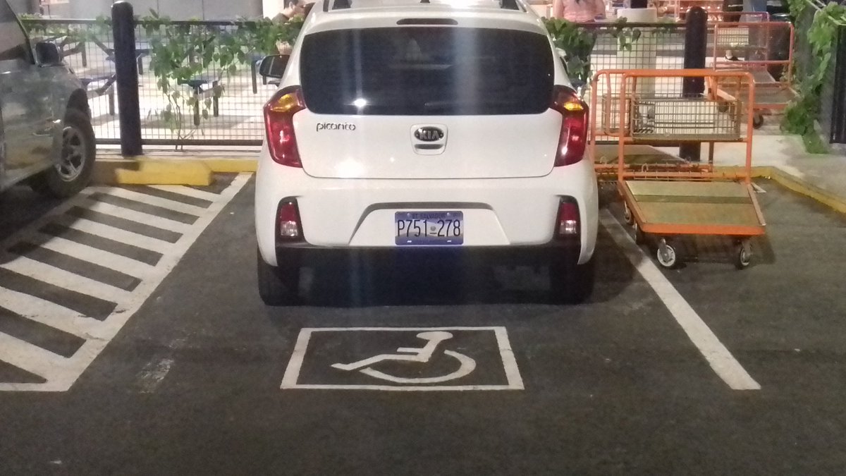 <a href="/alertux/">Alértux El Salvador</a> que barbaridad hay gente que no respeta el área de discapacitados