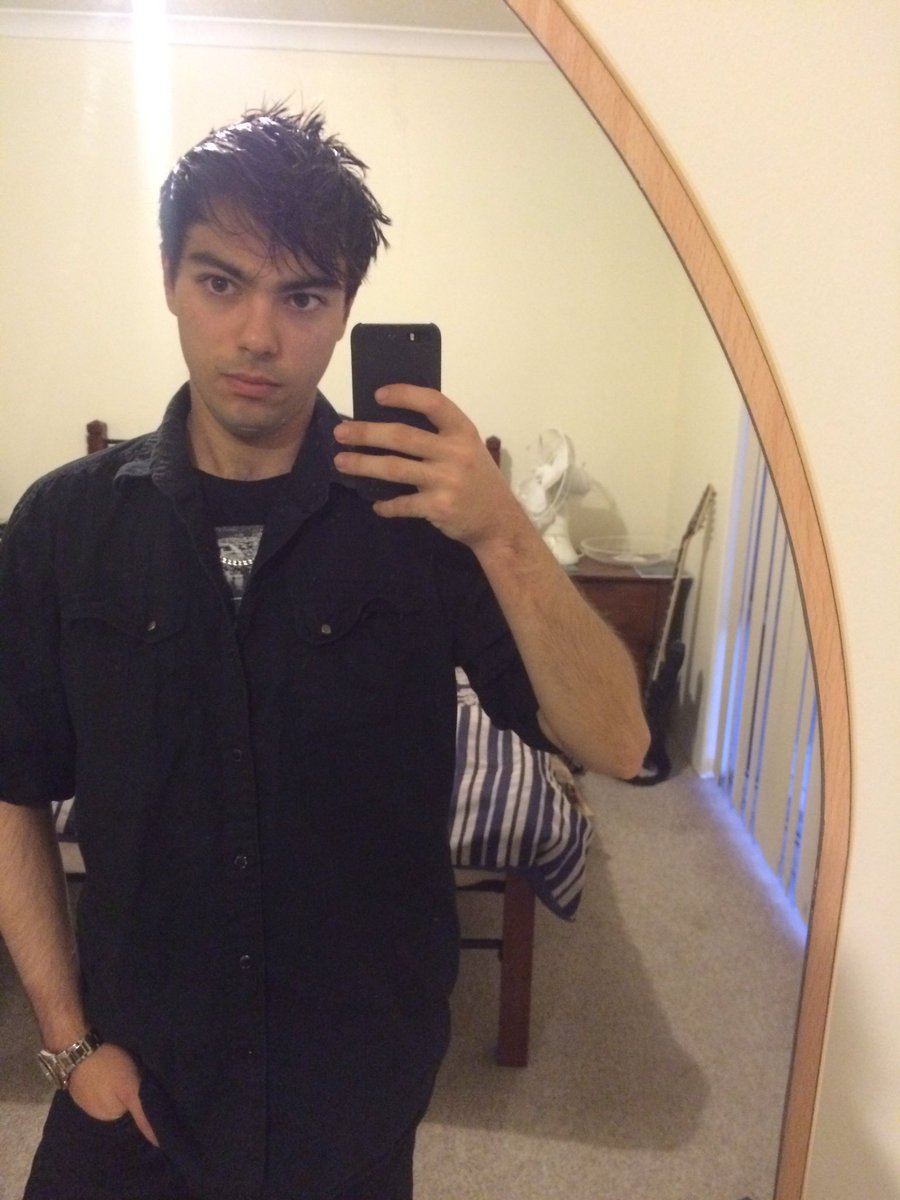 Freedomz77's tweet image. My turn .... #vampirelyfe