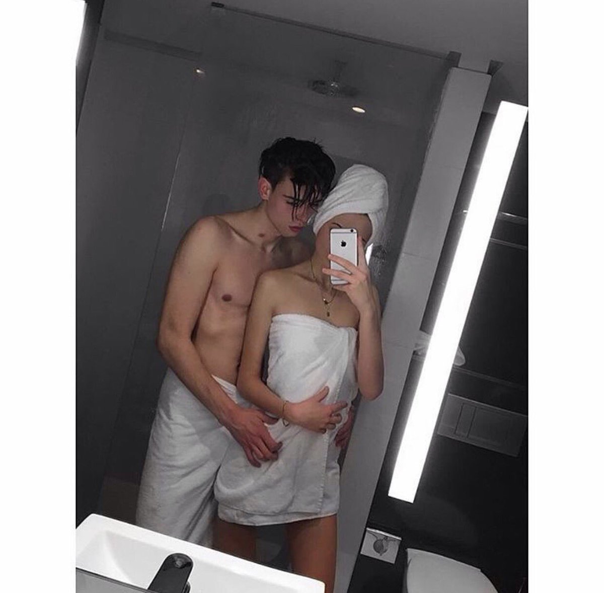 iBobbyHD's tweet photo. THIS IS HOW ME AND MY GIRL ARE GUNNA BE😻💕💪🏼🔥 https://t.co/twgM2iMu0I