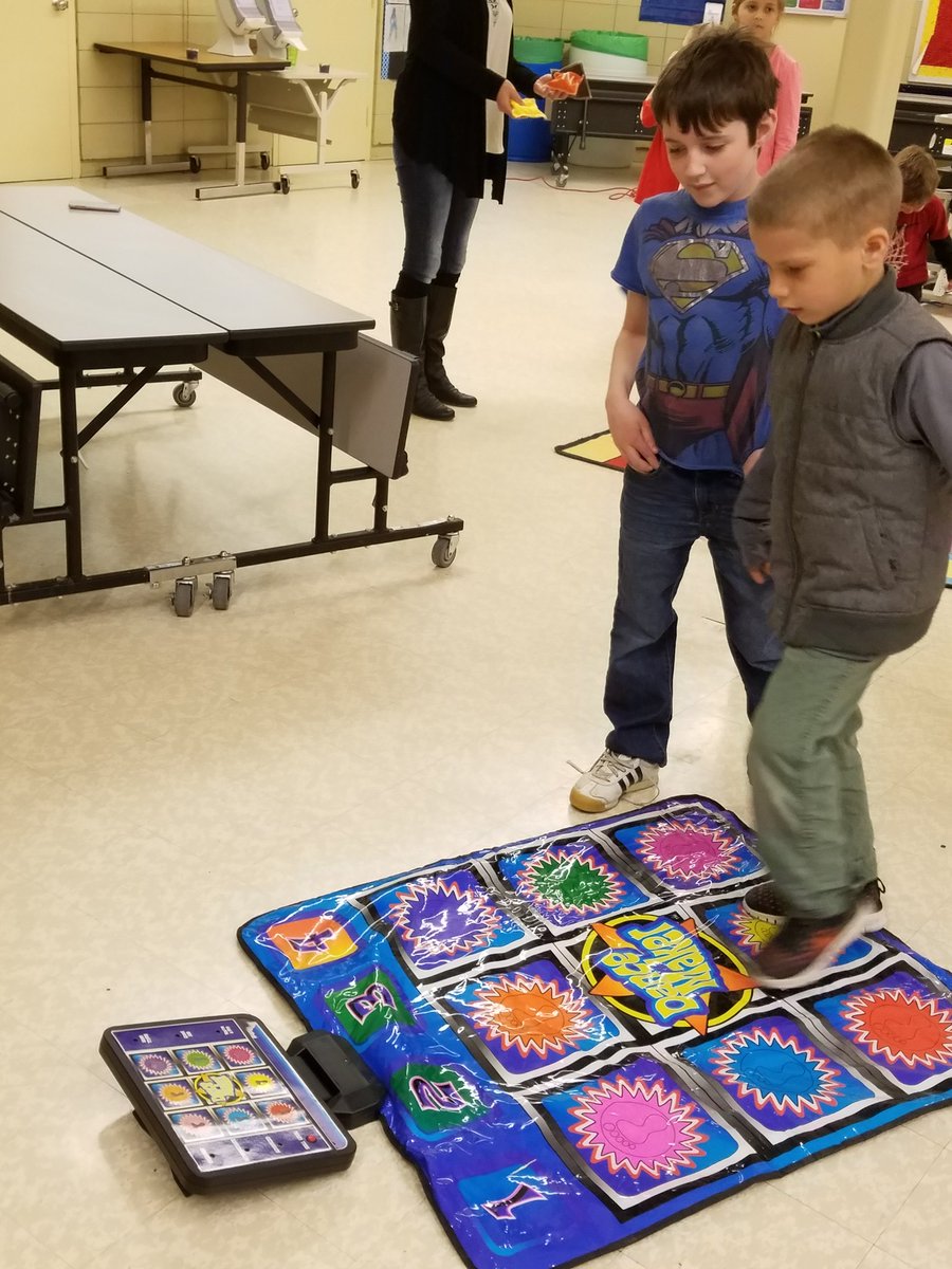 tiffymitso's tweet photo. @WJMitchellES PBIS celebration today! 2nd graders loved their Springtacular Event! #wjmproud https://t.co/ZP4aymefOD