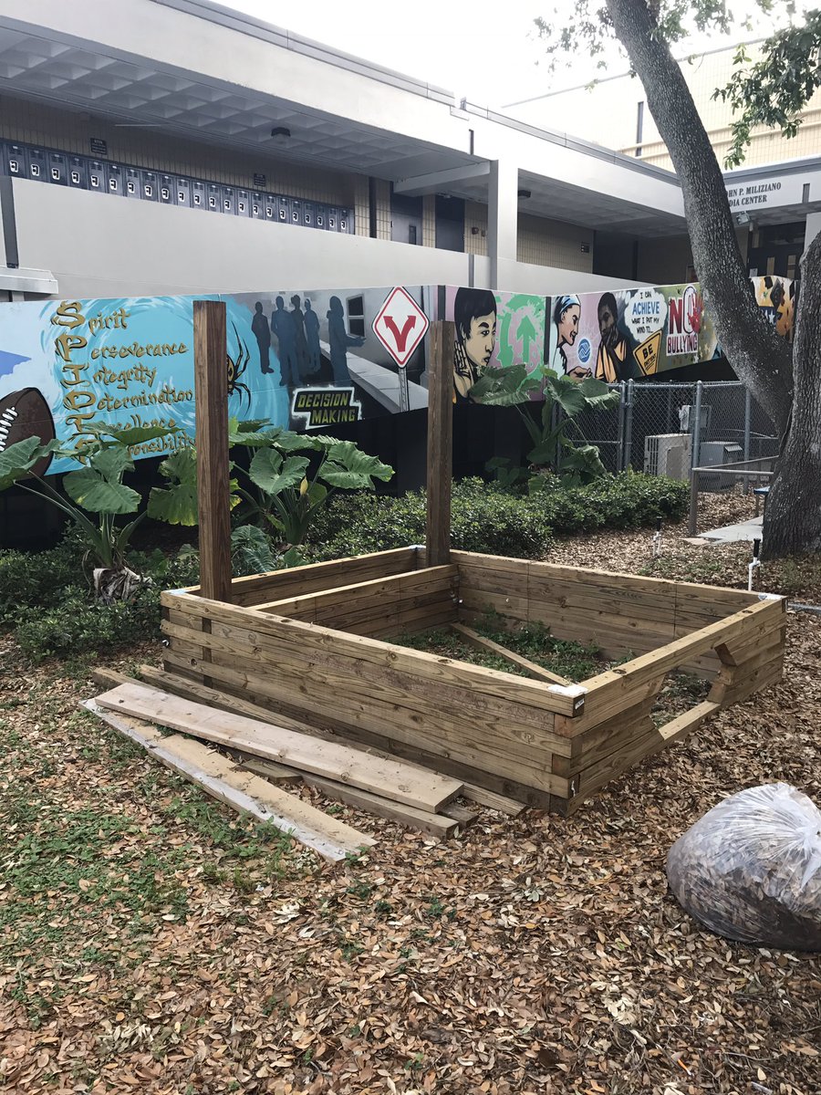 webbmiddle's tweet photo. Evolution of a Koi Pond! #KoiPond #WebbMS https://t.co/Fy6OnthZiH