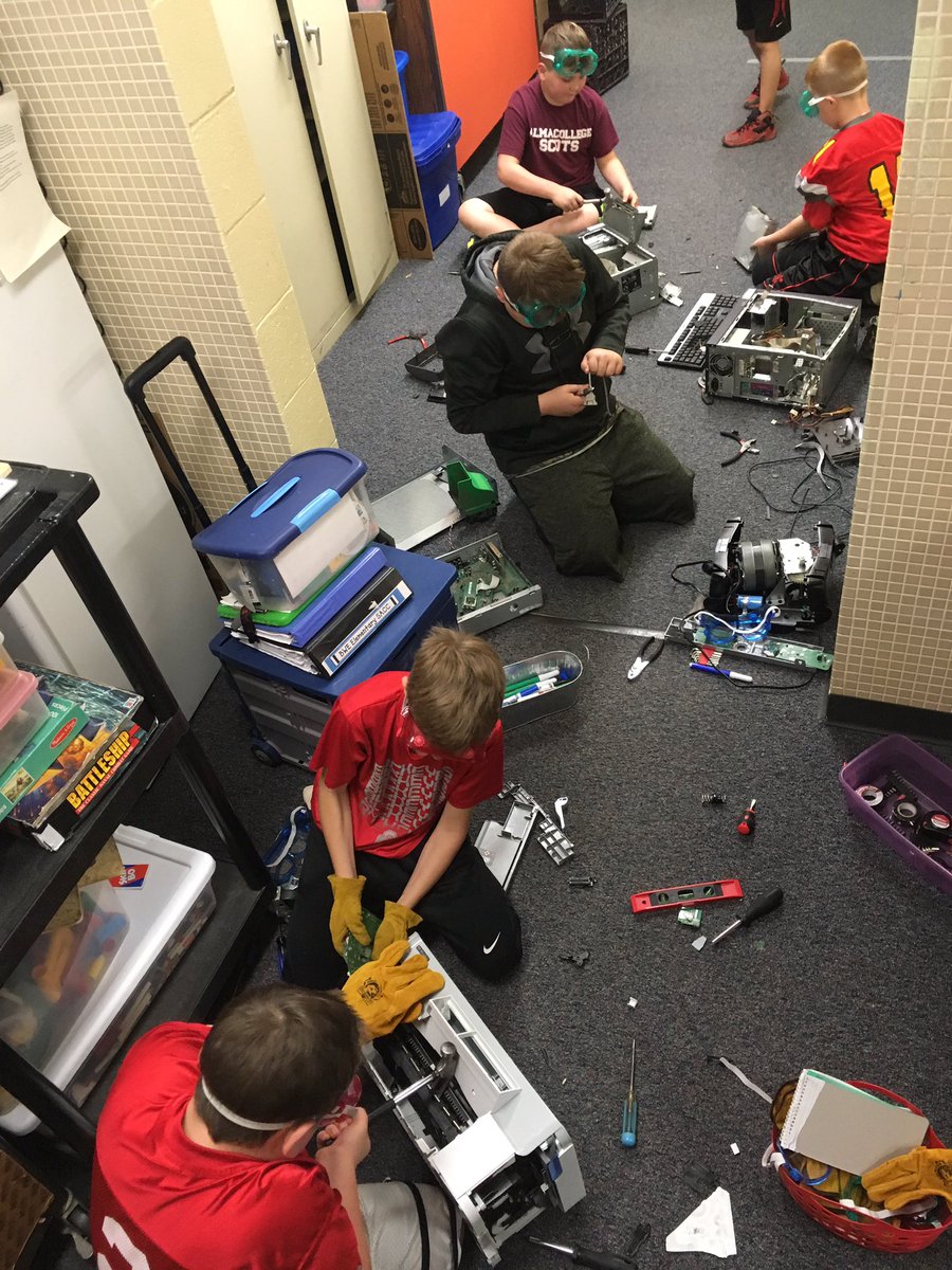 Mrs_Frim's tweet photo. Passion projects in full swing @bigwalnutbwe! #bwls2020 #weuseeveryspacewecan https://t.co/wP20bLNm5x