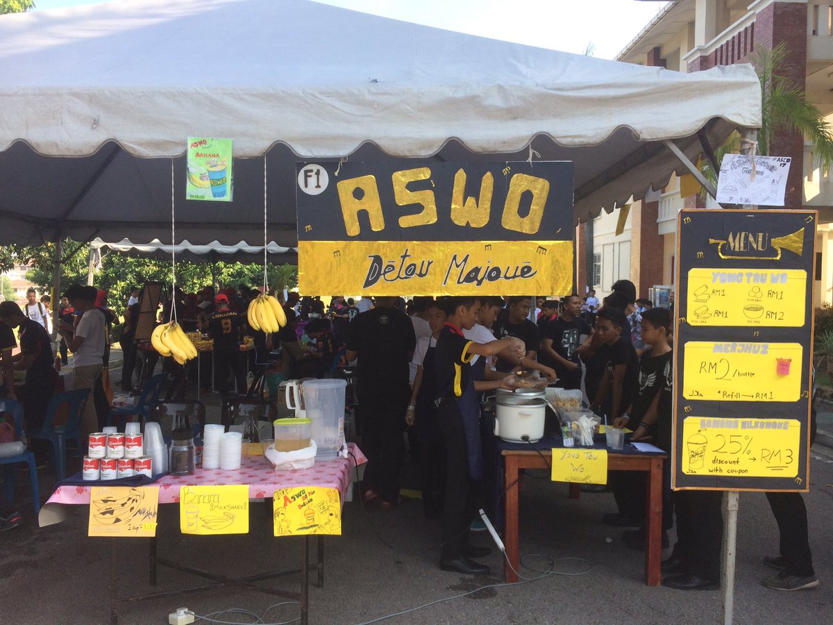alamshahwo's tweet photo. Do come to our stall ASWO Dētoir Majouē! exciting food and drinks are waiting for guests!! 🎊🎉 #YouthProject #ASCD2017 https://t.co/QF53vrtQQC