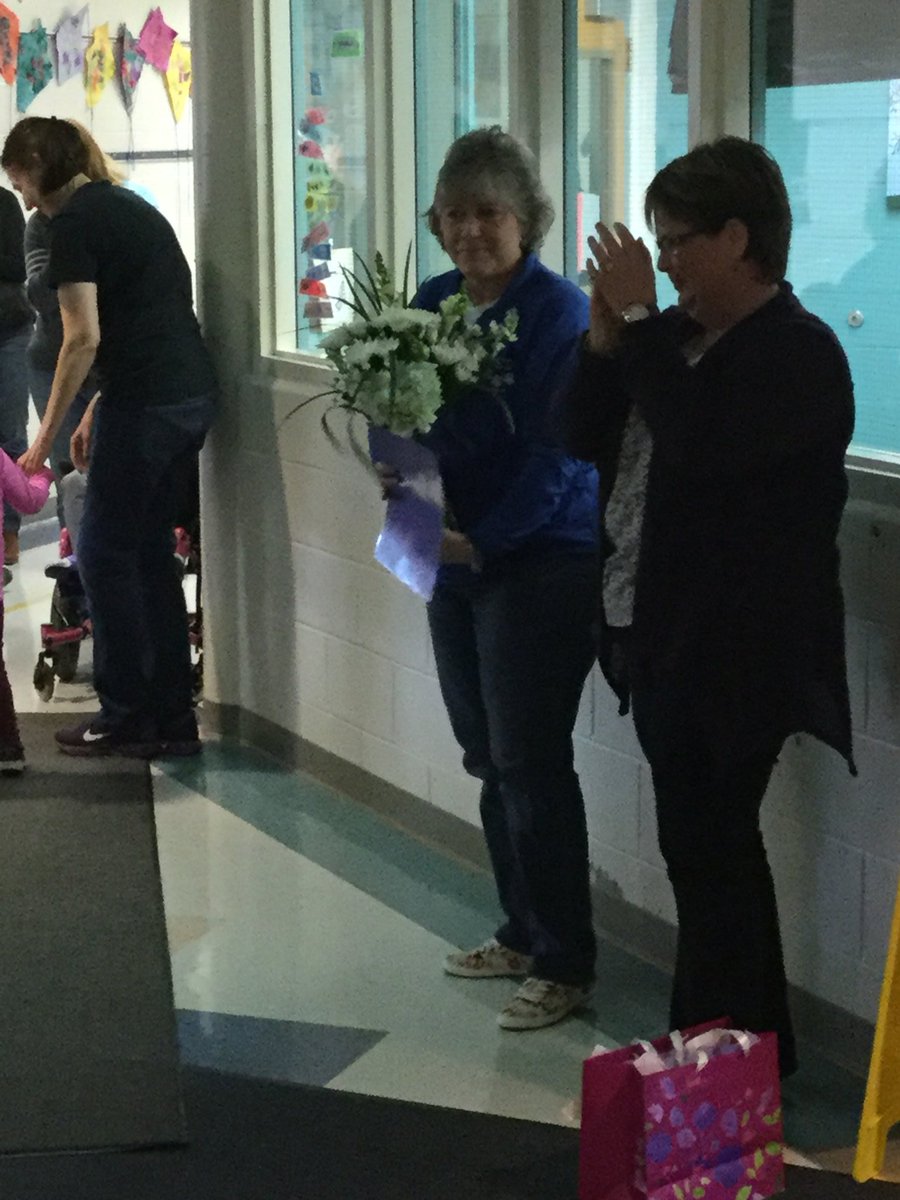 HCSDPreschool's tweet photo. Congratulations @AnnetteAndres on winning the Educator of Excellence Award! You deserved every bit of the standing ovation this morning! https://t.co/CVM7jfd2y2