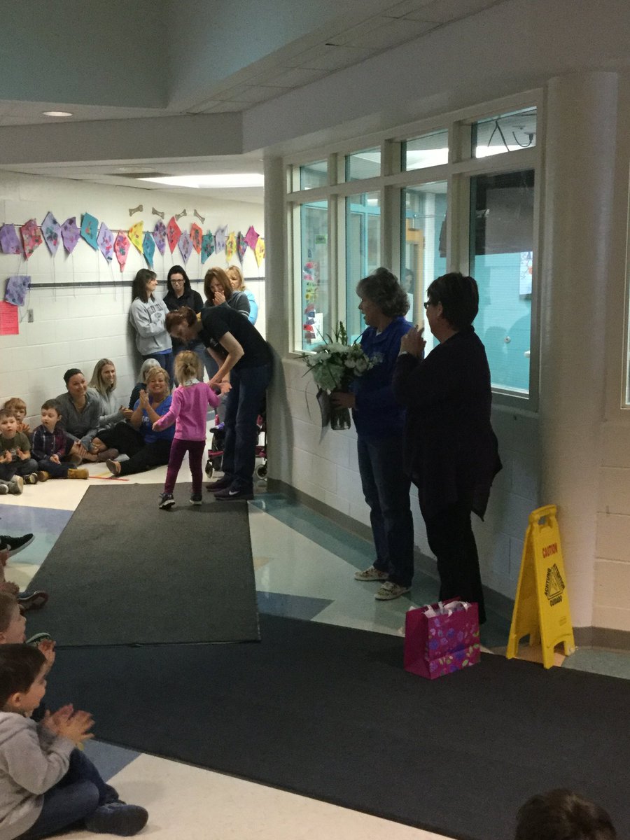 HCSDPreschool's tweet photo. Congratulations @AnnetteAndres on winning the Educator of Excellence Award! You deserved every bit of the standing ovation this morning! https://t.co/CVM7jfd2y2