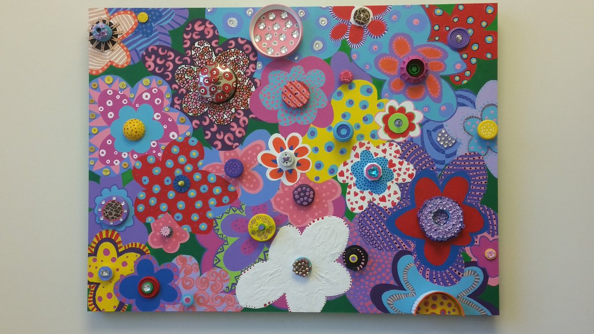 JulieLevineArt's tweet photo. Spring is coming.  I promise.  #MyGarden #mixedmedia #art #recycledobjects https://t.co/PBpRl16pLJ