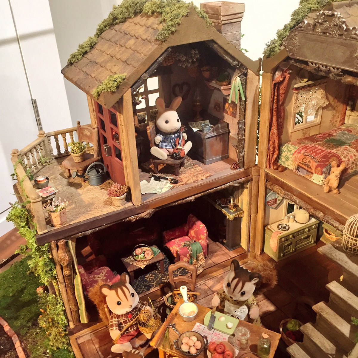 ドールハウス作家の方がシルバニアをリメイクした作品が素敵でした