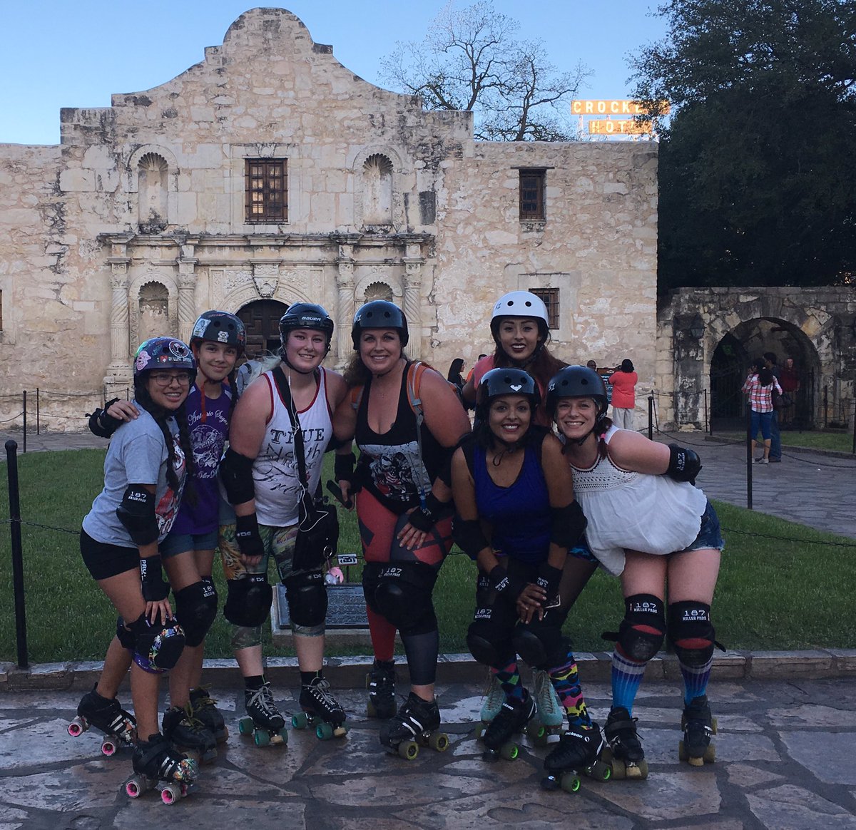 DestinationDerb's tweet image. B'Elanna and Sniper take down the Alamo and downtown San Antonio with the Heart of Texas Skaters! #alamo #destinationderby #texas #skating