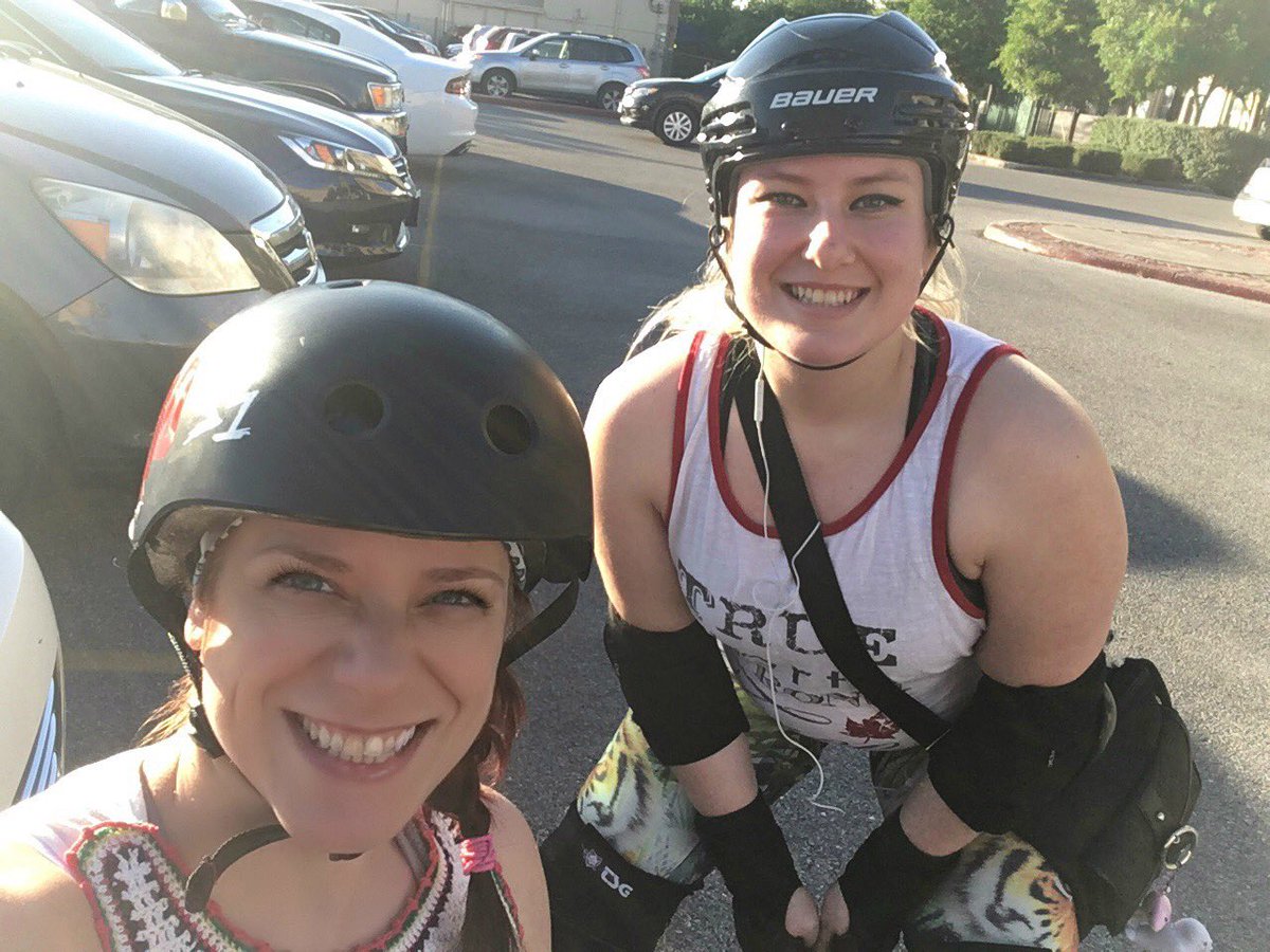 DestinationDerb's tweet image. B'Elanna and Sniper take down the Alamo and downtown San Antonio with the Heart of Texas Skaters! #alamo #destinationderby #texas #skating