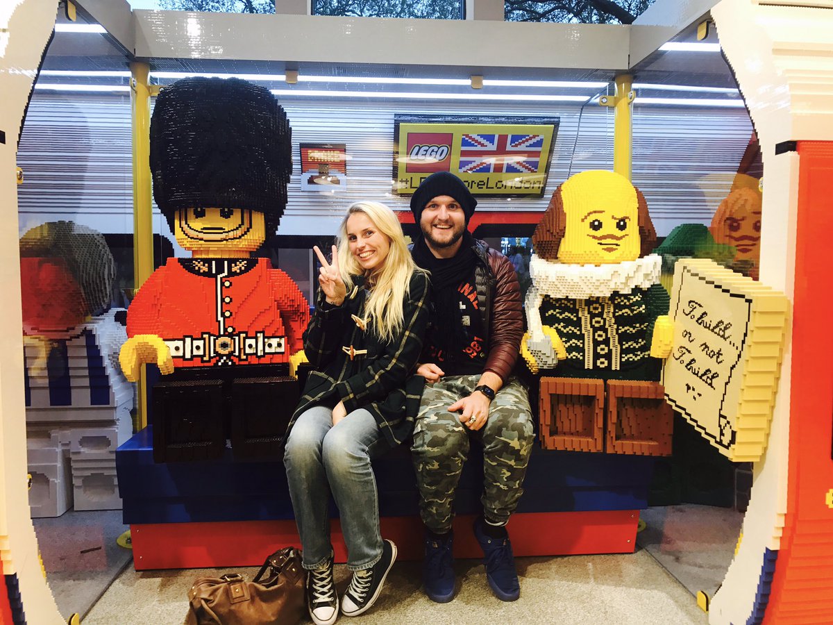 jimmyjameseaton's tweet photo. Please mind the gap... oh and the giant lego men.
#Lego #London #LegoLovers #ToBuildOrNotToBuild @LEGO_Group https://t.co/wN6B4G5DeE