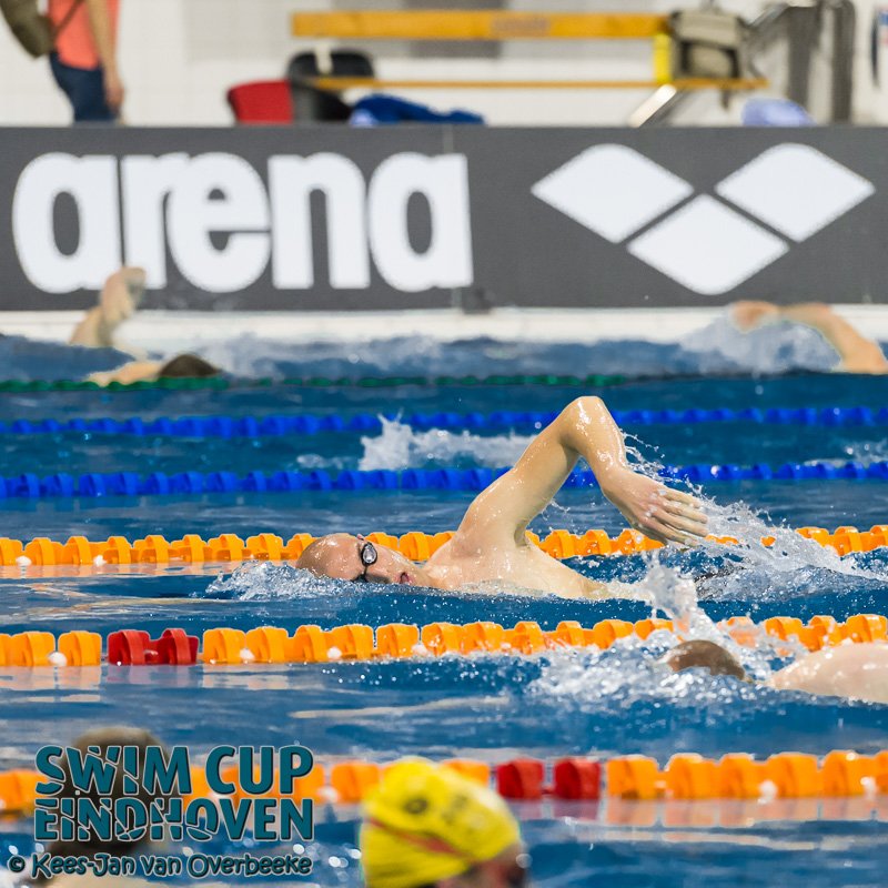 #SwimCup <a href="/mvdweijden/">Maarten vd Weijden</a> lijkt onoverwinnelijk in zwemmarathon voor KWF!
swimcupeindhoven.nl/van-der-weijde…