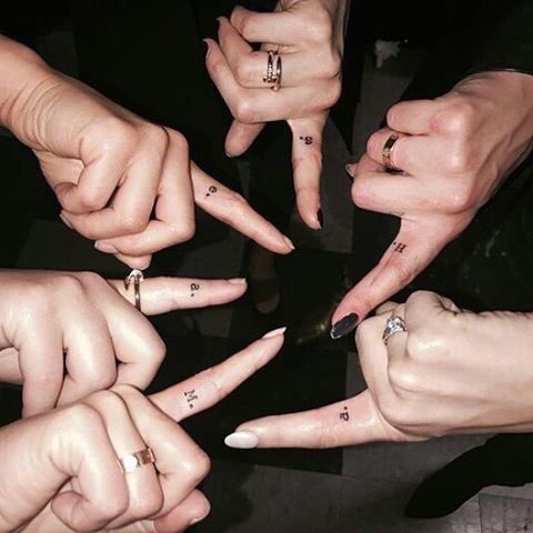 ughezria's tweet photo. this will forever be my favourite thing !!! I love these girls so much https://t.co/bBdX9t071X