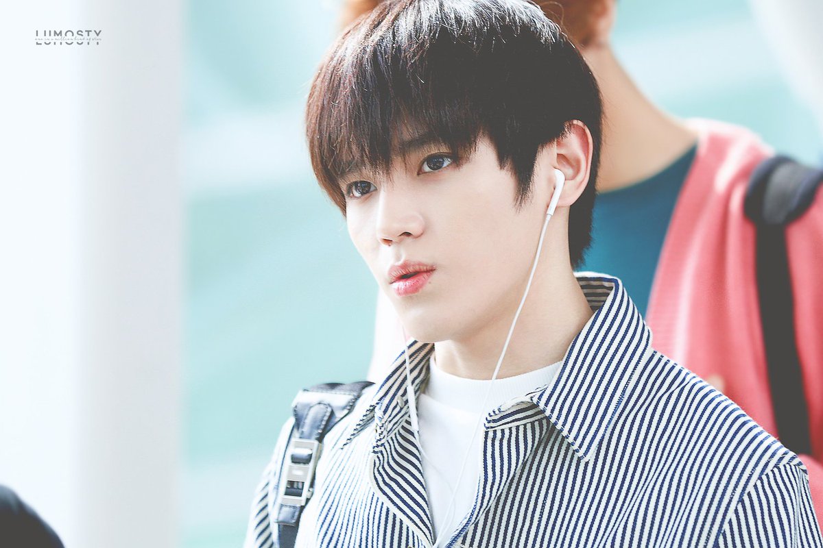 LUMOSTY's tweet photo. Day and Night 
#태용
#TAEYONG https://t.co/YL7NiXBtxo