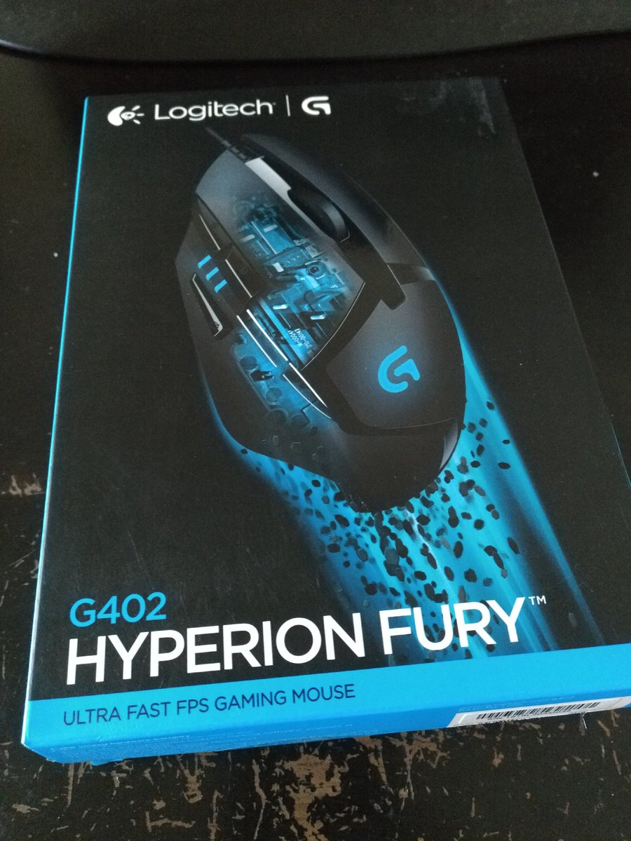 CrustyIam's tweet photo. Getting ready. Soon ✌ #pcpcpc #logitech #FPS https://t.co/NfHS6XFKUx