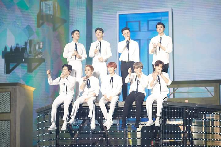 a19483's tweet photo. It's a great day😘 #EXO #EXO5thAnniversary #EXO데뷔5주년 #EXO5YEARS #exoday #EXOYEARS #exolselcaday #exocomeback #EXOFOREVER #EXOLSloveEXO #exol https://t.co/Eut5yXIday