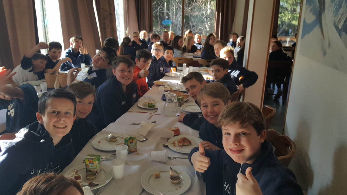 JuniorFreemens's tweet photo. Breakfast in @equity_club @serreche_uk before a 10:30am departure from the hotel #breakfast #teamtangerine #equityclub #CLFSski #almosthome https://t.co/9f67x7sXbA