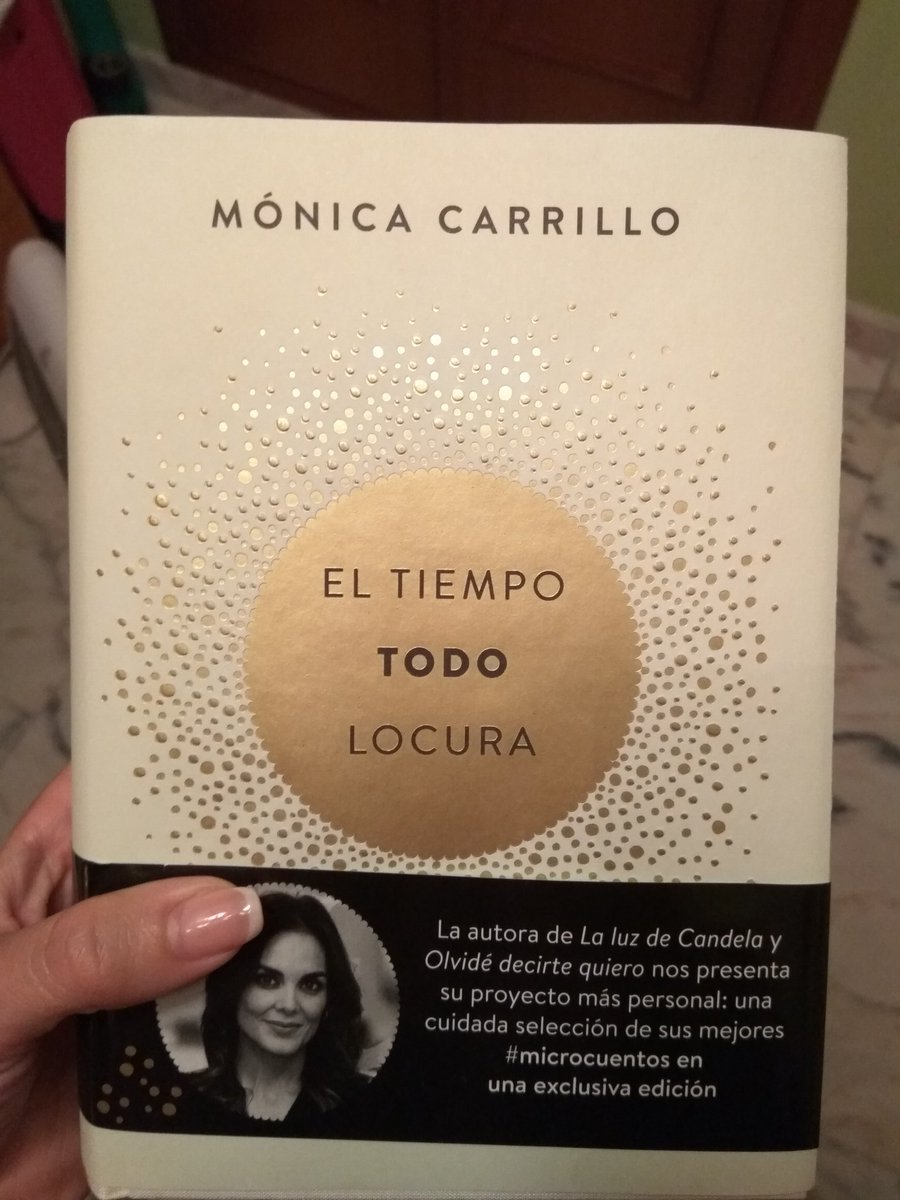 Nyquitaa's tweet photo. @MonicaCarrillo por fin en mis manos una parte de una de mis tocayas más preciadas 😍, #muchomasqueunlibro #microcuentos https://t.co/VYfsrKIy1B