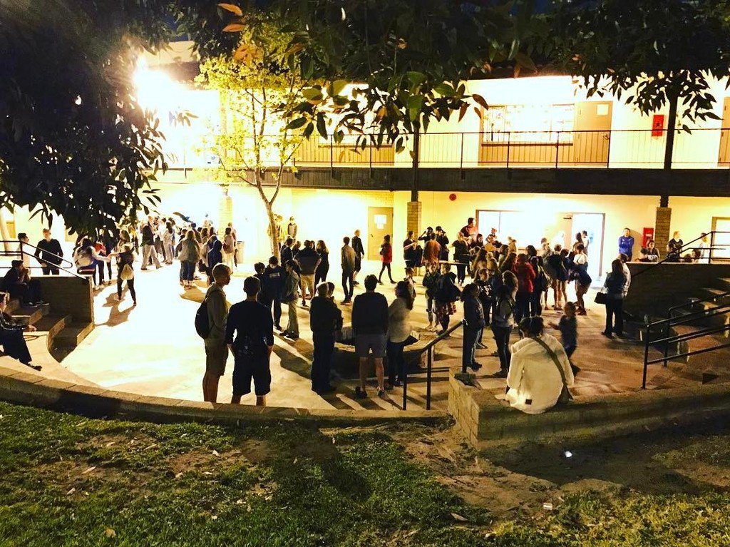 baronharris's tweet photo. JrHigh overnighter starting. Bless @camfrank #controlledchaos #cccmlife https://t.co/DfBcpc1rzP