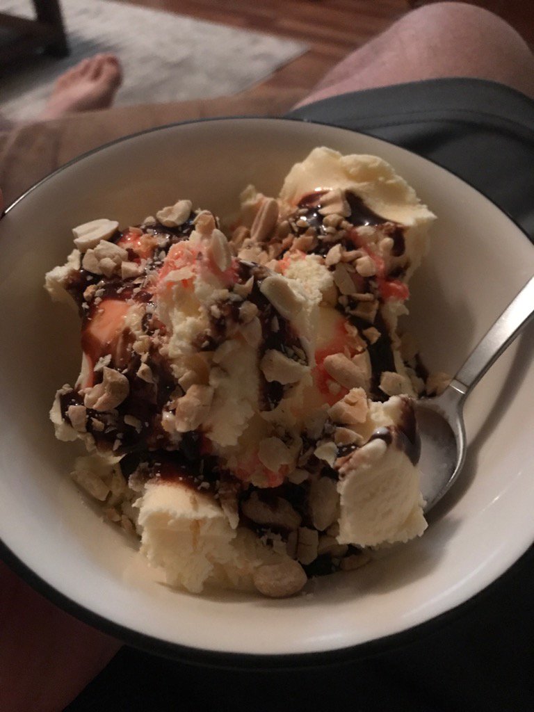 cjpick81's tweet photo. Because I'm fat https://t.co/ieyu9WfPIO