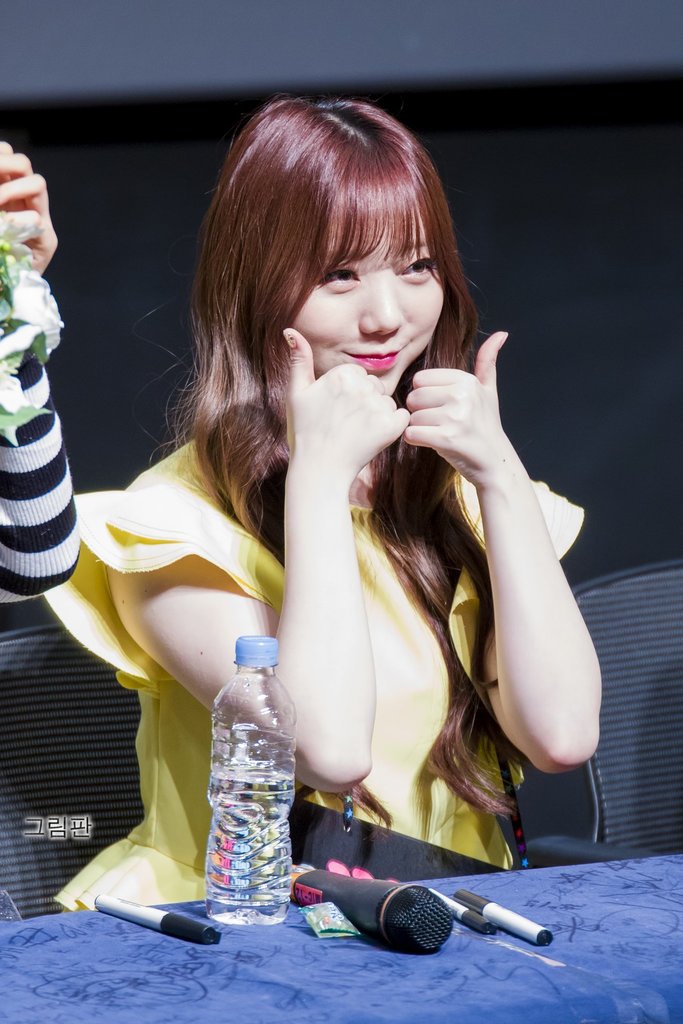 keilinci's tweet photo. RT Grimpahn_lvlz: 170407 잠실 롯데월드몰 팬사인회 #Lovelyz #러블리즈 #김지연 #Kei https://t.co/6uK9eFhEfP (via Twitter https://t.co/EZwceJTM2E) https://t.co/9K0Vt5KAYw