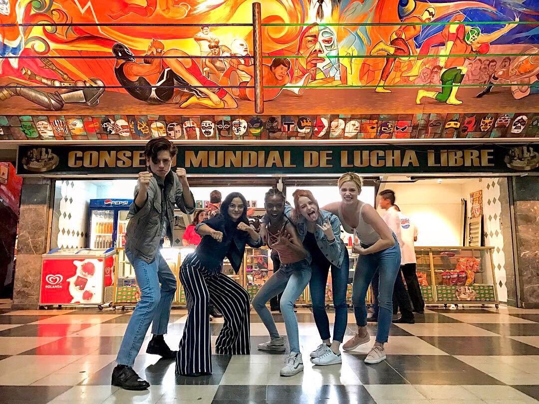 lilireinhart's tweet photo. Found a new passion of mine. These Lucha Libre men have won my heart. 😍💪🏼 https://t.co/Qn2gIfCoVN
