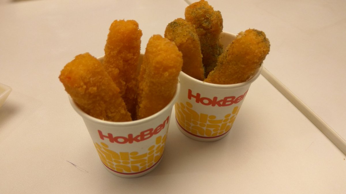 94afii's tweet photo. Sakana stick atau stik ikan! Ada 2 rasa yakni original dan rumput laut, yum! Yuk coba di @HokBen #FunDessertFunSnack #HokBenFunSnack https://t.co/qnnUTHyPGh