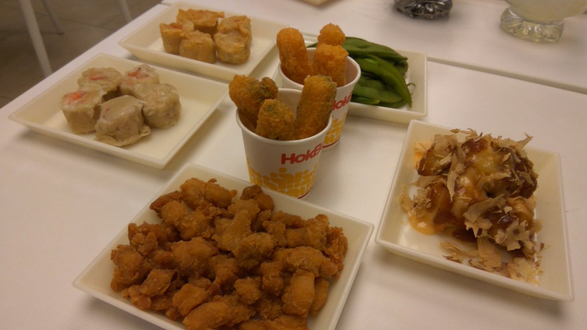 94afii's tweet photo. Tergiur ga? Maksi bareng keluarga, teman atau pasangan di@HokBen aja! Cobain snack yang enak dan sehat! #FunDessertFunSnack #HokBenFunSnack https://t.co/pNuggqOqQT