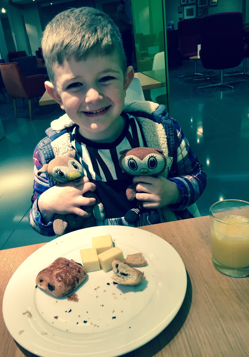 <a href="/FERGUSHotels/">FERGUS Hotels</a> <a href="/FERGUSStyle/">FERGUSStyle</a> we are in the airport! Can't wait to arrive 😃