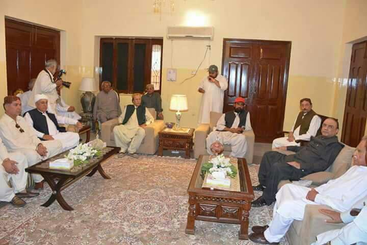 mukhtiarmiranii's tweet photo. #PresidentPPP Disst. Kashmore Mir Gul Muhammad Khan @jakhrani_ with Former president @AAliZardari  addressing on occasion in jafarabad https://t.co/tcoyPIWcAU