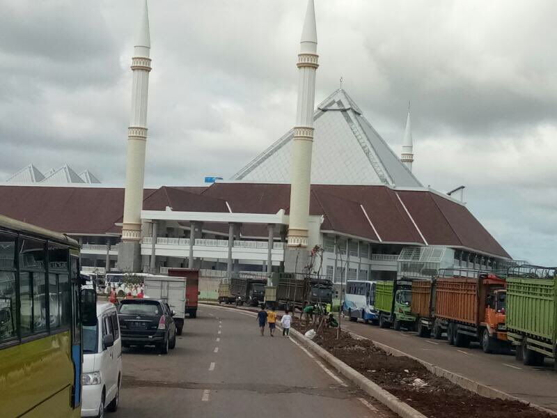 weekend ini sempatkan lihat Masjid Raya KH.Hasyim Ashari di Daan Mogot, yg akan diresmikan o/ Presiden Bpk Jokowi &amp; Gubernur DKI Bpk Basuki