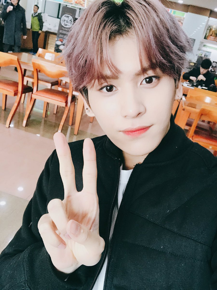 SF9_FANCLUB's tweet photo. [📷] 숨겨왔던 나의- 미공개 사진 모두 FANTASY에게 줄게🎶 #SF9_is...

오늘의 Target 💘
❣️봄 햇살을 닮은 🌞❣️

#SF9 #에스에프나인 #SF9_is #태양 #TAEYANG https://t.co/9TVj5yF0hl