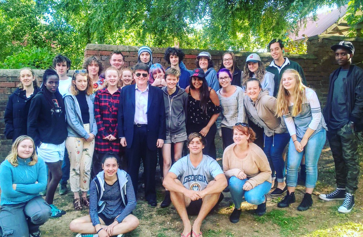 Cheers Commish @rowena_allen for the super inspiring discussion that you led with our Rural Youth Politics crew up in Beechworth yesterday