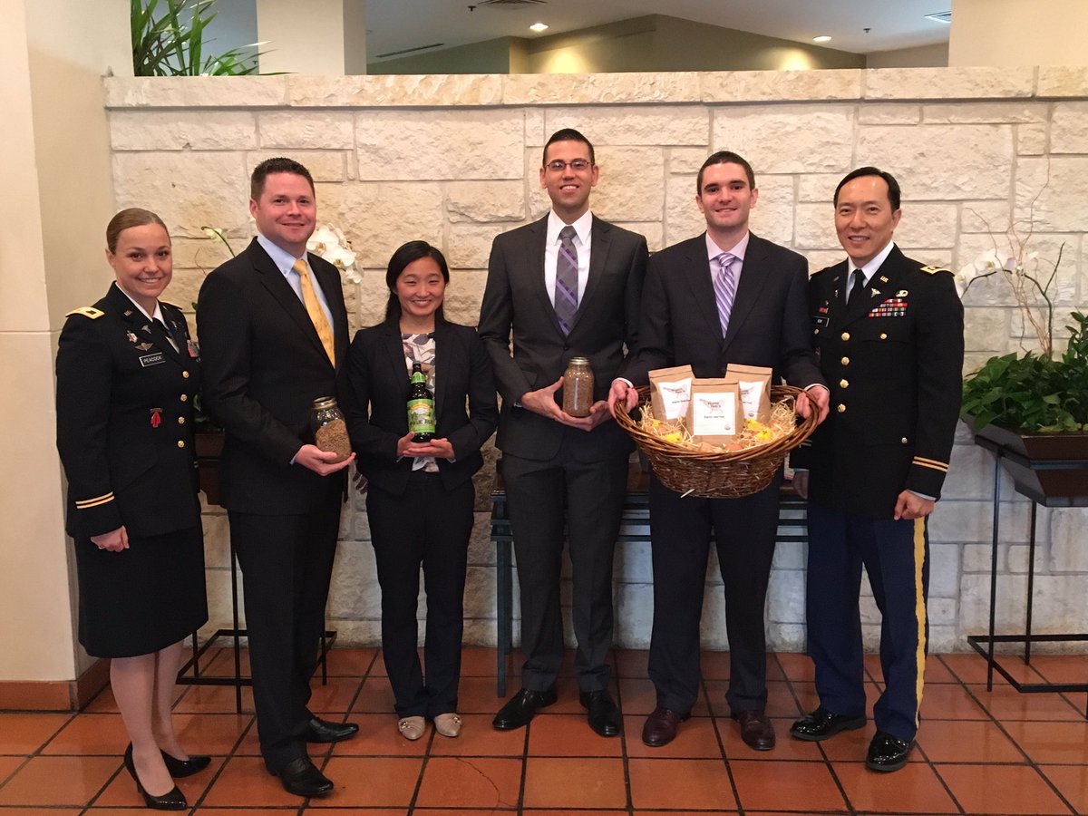 armybaylor's tweet photo. COL Tanya Peacock and LTC Forest Kim with Army-Baylor's winning student team! #hoppyhens https://t.co/OEgPW37oV1