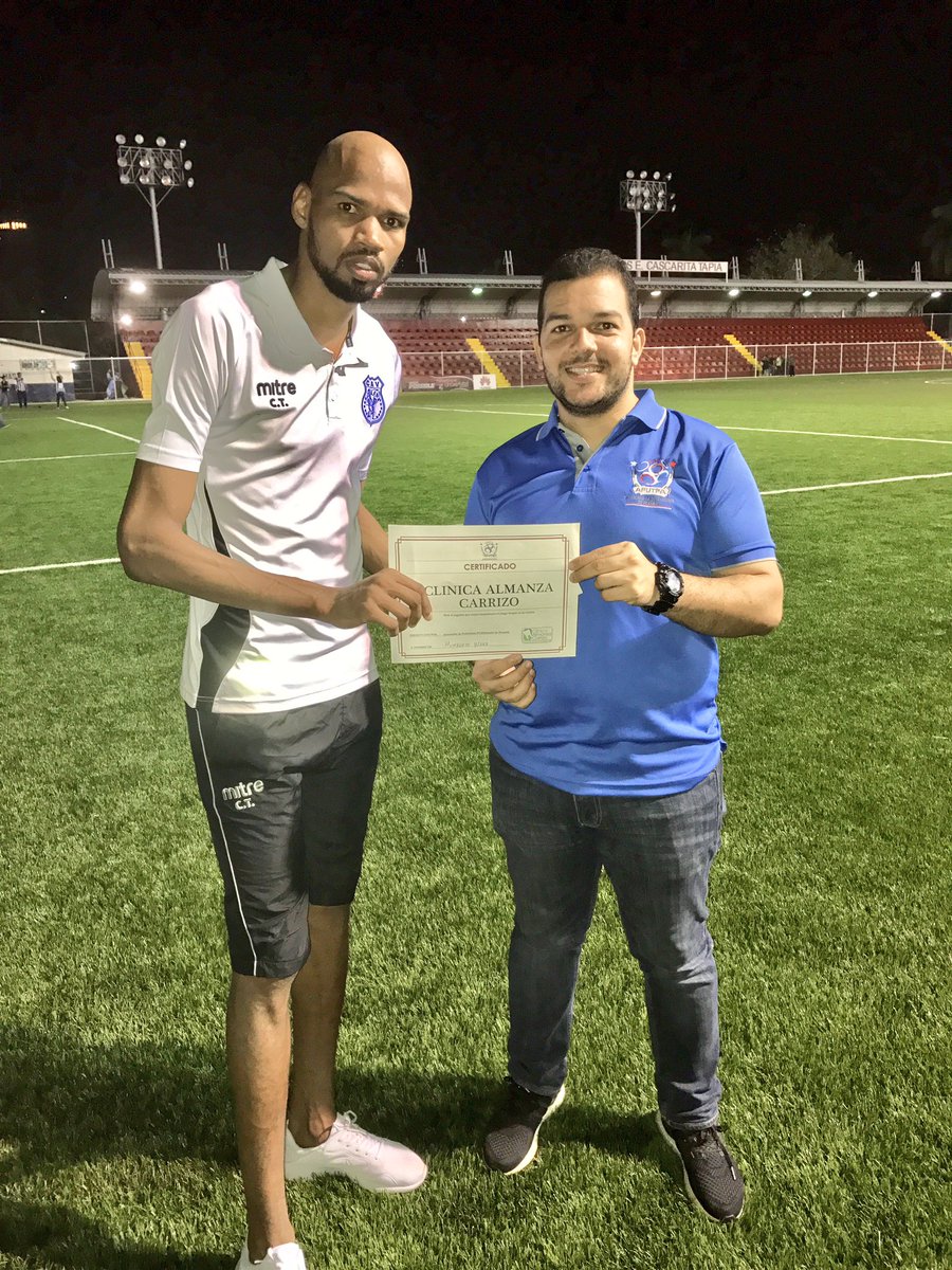 Felicitamos a Humberto Ward por mostrar juego limpio durante el partido. Recibe su premio gracias a <a href="/almanza_carrizo/">Almanza Carrizo</a> #YoJuegoLimpio