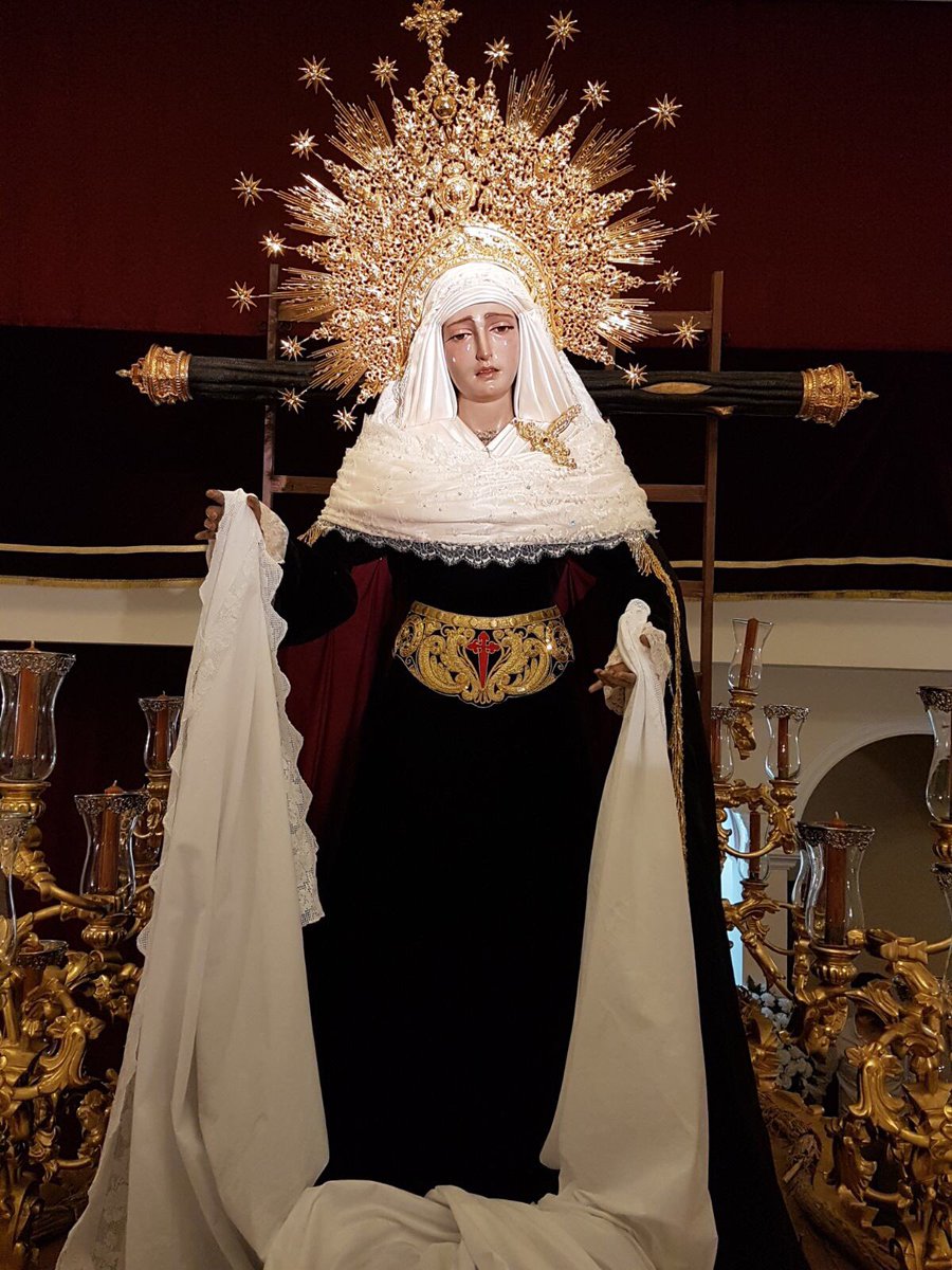 SemanaSantaDH's tweet photo. Hoy sábado a las 21 h.,  Subida al paso entre saetas, del Señor de @HdadAmarguraDH 

ELLA, ya espera con los brazos abiertos a Su Hijo. https://t.co/eSM0l78xH6