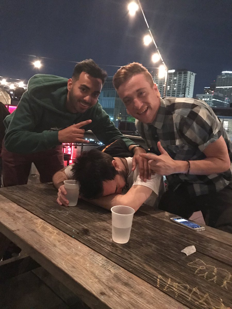 josme33's tweet photo. Happy birthday @jusstinraywhite. I'm taking care of you right now. #budsforlife #stayblessed #staythirsty #staylittt #turnaways https://t.co/OLsj3RjhXD