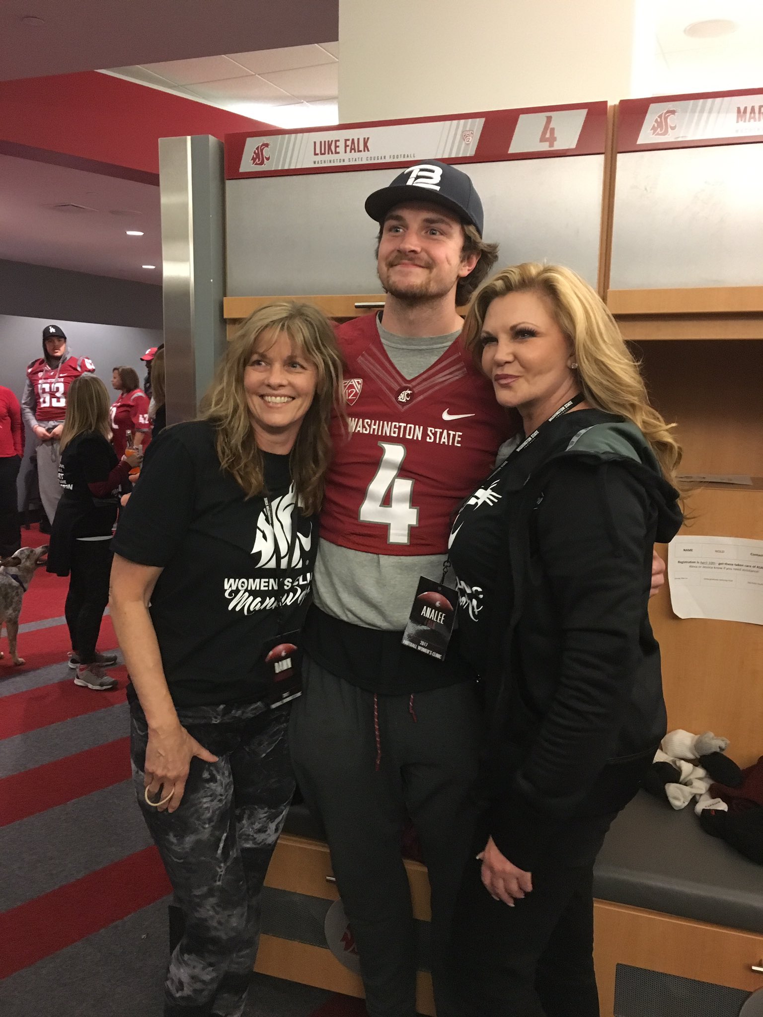 Stefanie Loh on Twitter: "WSU QB Luke Falk and his mom at ...