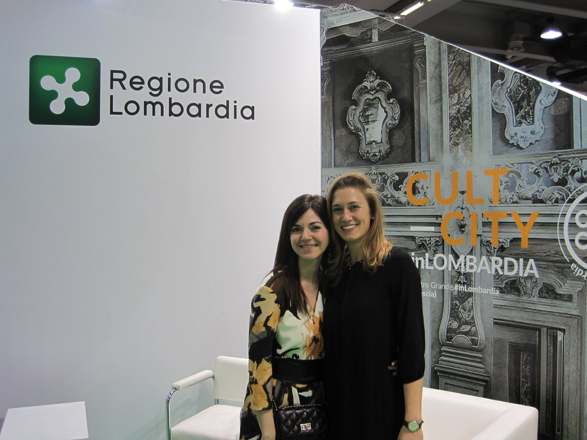 Un bel sorriso é ciò che ci vuole per accogliere i visitatori!
<a href="/inLOMBARDIA/">inLOMBARDIA</a> <a href="/Lakecomo_it/">LakeComo.it</a> @LakeComo_eu <a href="/bitmilano/">BIT</a> @ExploraTourism #lagodicomo