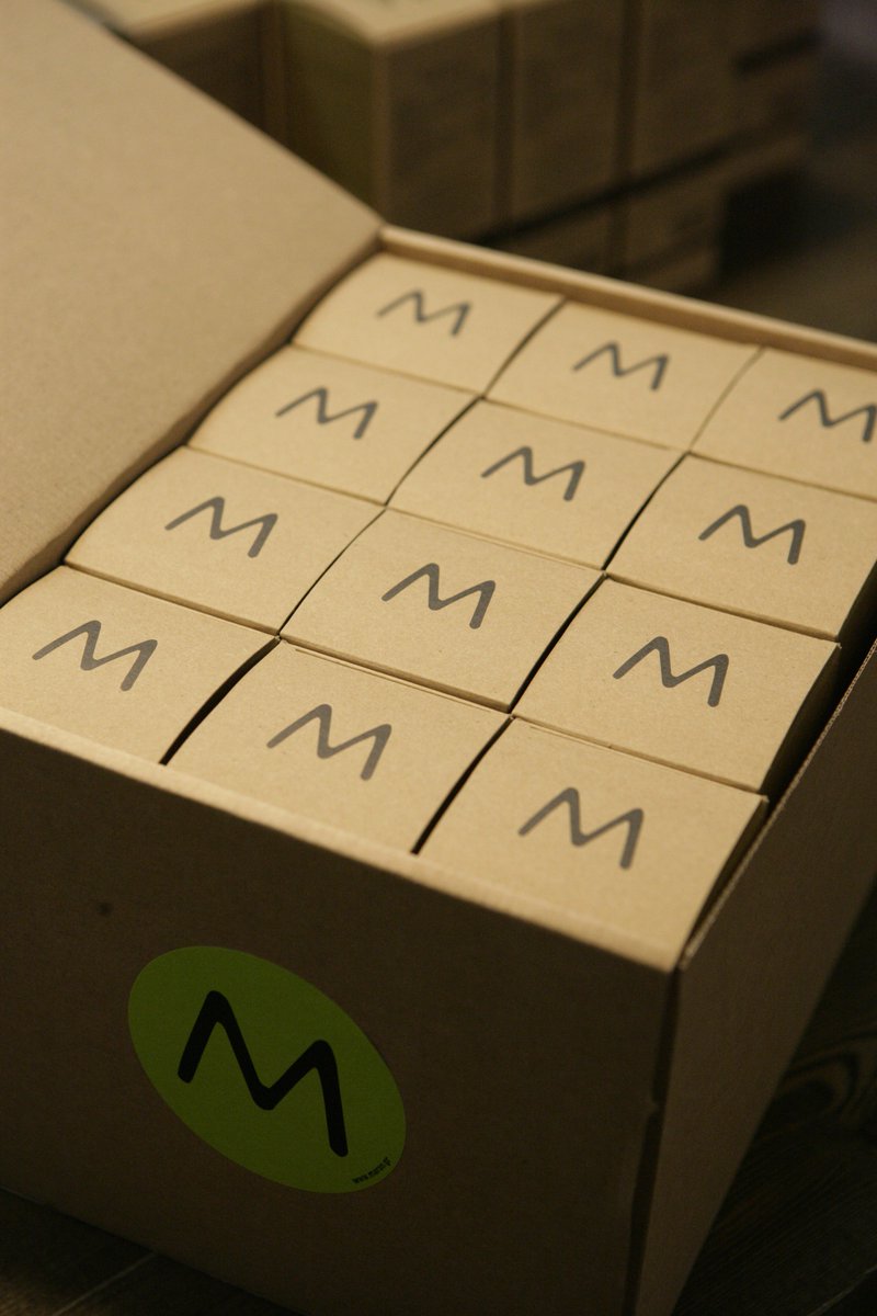 MaronOil's tweet photo. Our bottle got a box. This is our new box made from recycled paper. We are also improoved the wholesale package box wich contains 12 bottles https://t.co/FITnwLWUsg