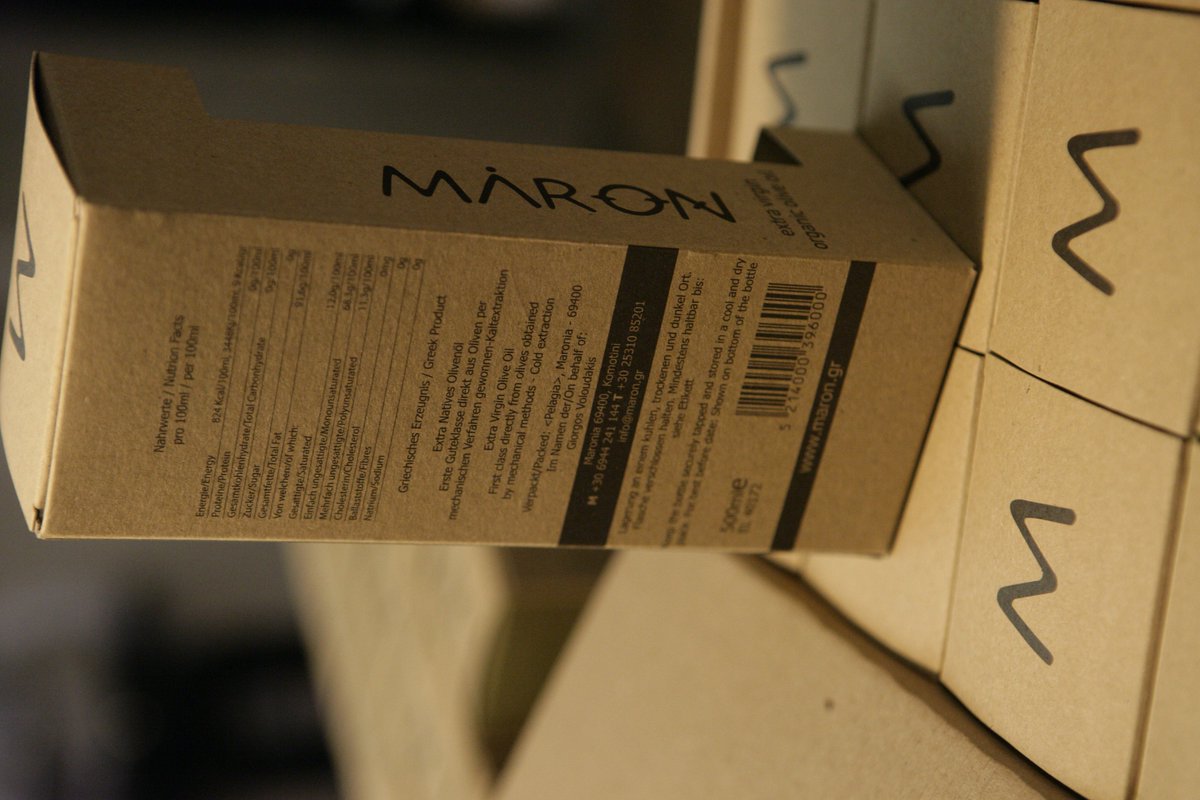 MaronOil's tweet photo. Our bottle got a box. This is our new box made from recycled paper. We are also improoved the wholesale package box wich contains 12 bottles https://t.co/FITnwLWUsg