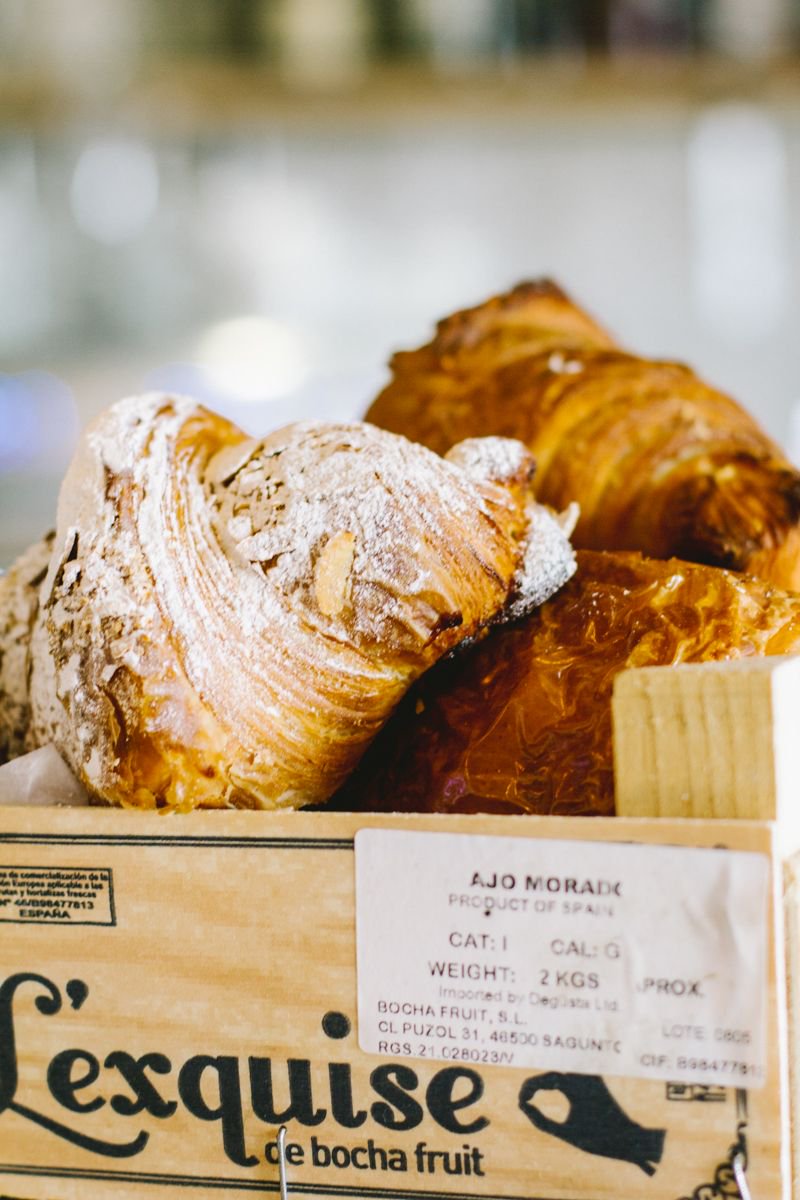 Spoke_Stringer's tweet photo. Tis the season for iced coffee! Enjoy yours with a fresh almond croissant @easyjosecoffee #spokeandstringer #rideculture #icedcoffee https://t.co/VTU01Cgtc6
