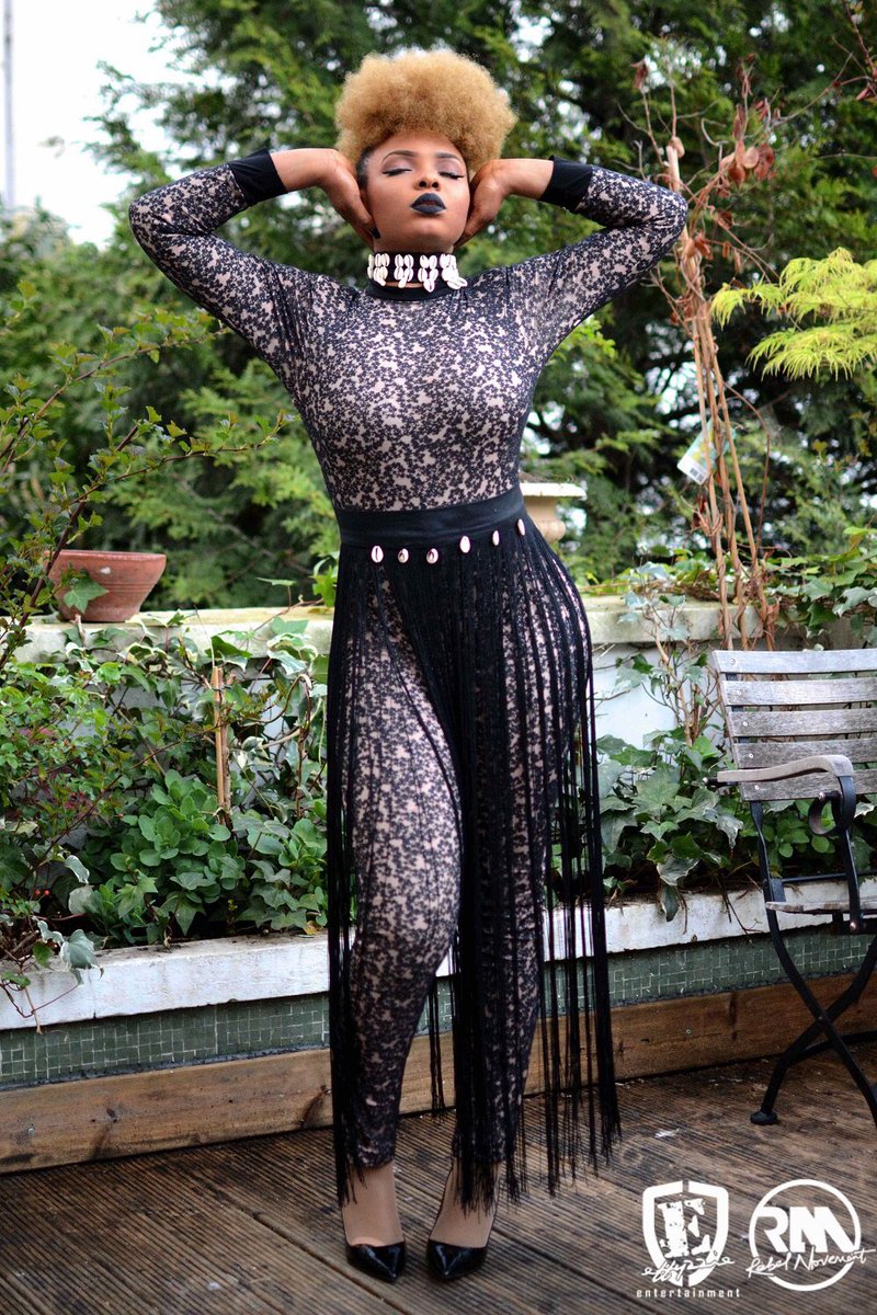shopzoede's tweet photo. Because Yemi Alade is always repping #africanjewelry #cowryshells #cowryshellchoker #chokers #necklaces #yemialade https://t.co/7qxusd5CHP