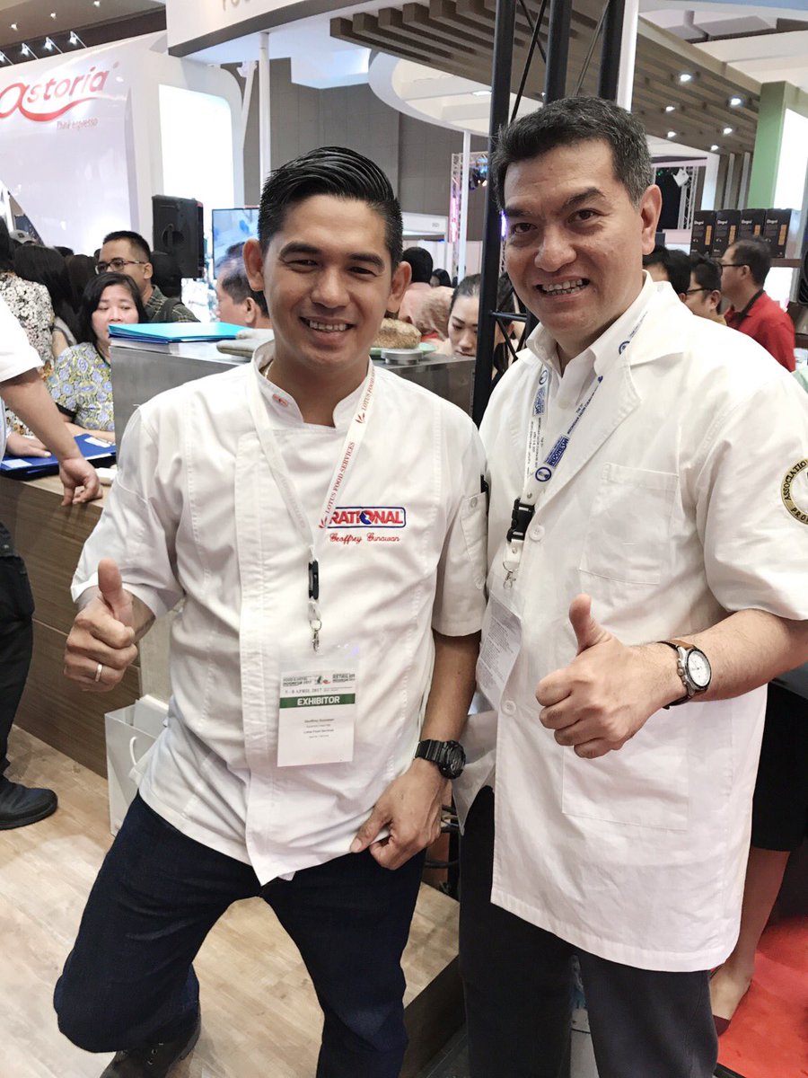 GunawanGeoffrey's tweet photo. With the Indonesia Celebrity Chef...�� #chef #indonesianchef https://t.co/mMGlv6G3dD