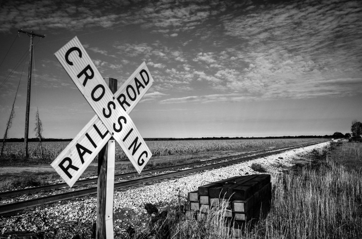 pmpiasecki's tweet photo. Isolation. #photography #blackandwhite #blackandwhitephotography #monotone #landscape #Picoftheweek #bnw #bw #pic #instagood https://t.co/ywJEWfu3k2