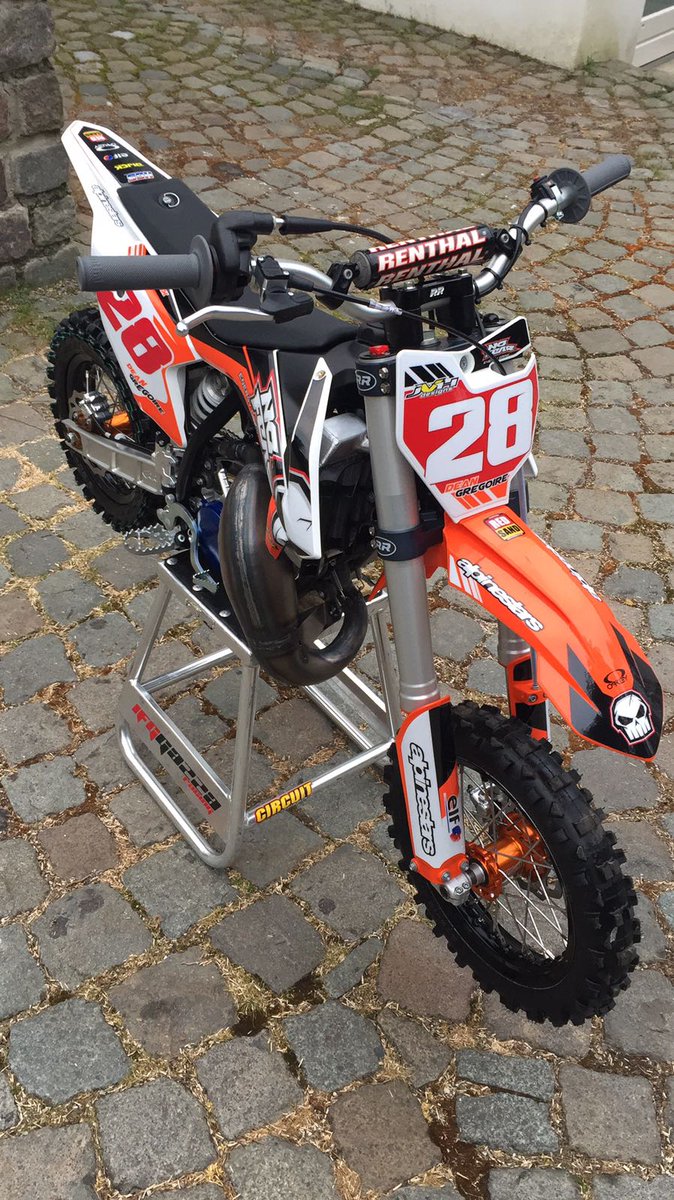 youthpromx's tweet photo. Deze is er klaar voor! #StYouthProMX #KTM #VosOssMotoren #Alpinestars #NoFearEnergyDrink #HGSExhausting  #Oakley #DT1Filters #Goldentyre https://t.co/mpV9XLrXss