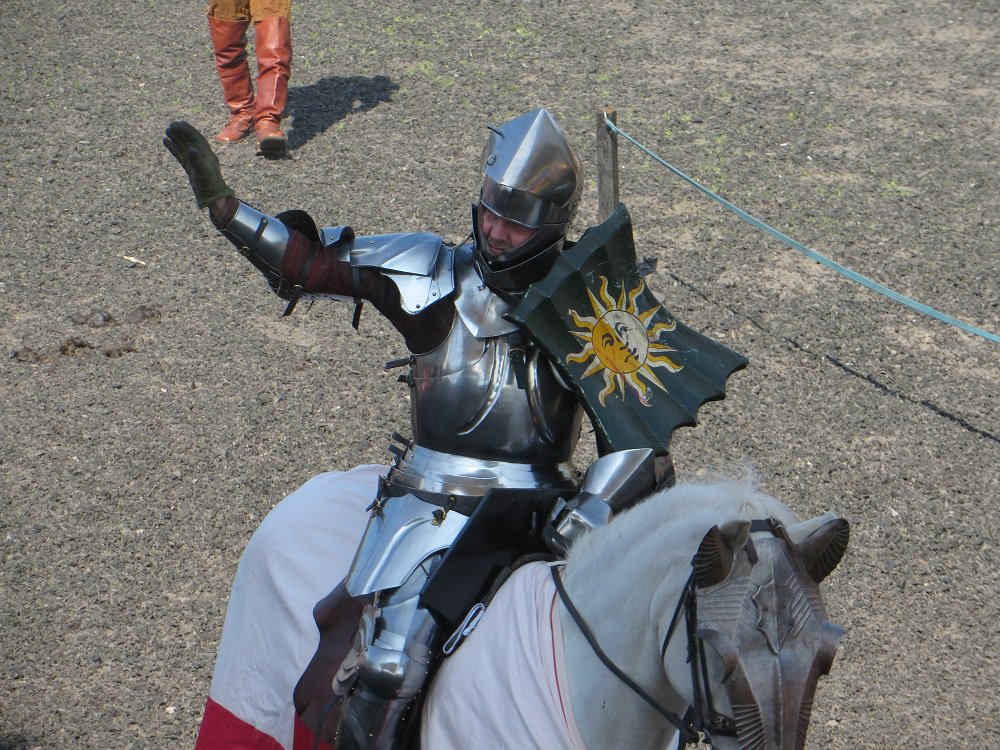 Royal_Armouries's tweet photo. Missed the 1st #KnightsApprentice show? Have no fear! We're back at 3 pm. Book your tickets online & in the museum https://t.co/1vQnfV9QM6 https://t.co/Agt79DViyn
