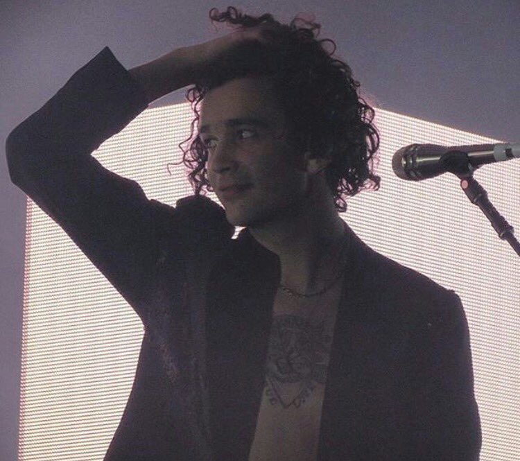 Happy birthday matthew healy 
aka: a legend 