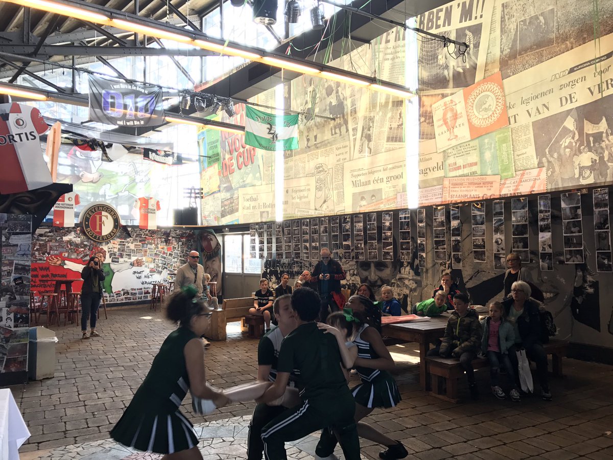 12 jaar <a href="/DeLegioenzaal/">De Legioenzaal</a>. <a href="/010cheerleaders/">010cheerleaders</a> zijn net gestart met hun demonstratie! <a href="/DeFeijenoorder/">De Feijenoorder</a> #12jaarlegioenzaal