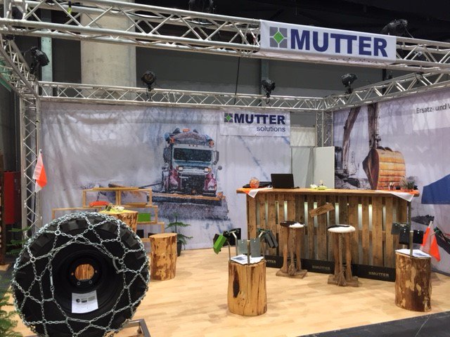 solutionsMutter's tweet image. Live aus Offenburg: Noch das ganze Wochenende freuen wir uns auf Euren Besucht auf der #Forstlive Messe! Stand BA 1.06 in der Baden-Arena