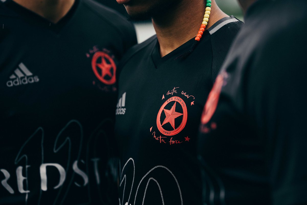adidasFR's tweet photo. Conçu pour célébrer 120 ans d'histoire.
Le nouveau maillot du @RedStarFC 
#NeverFollow https://t.co/3zGfJvZDNc
